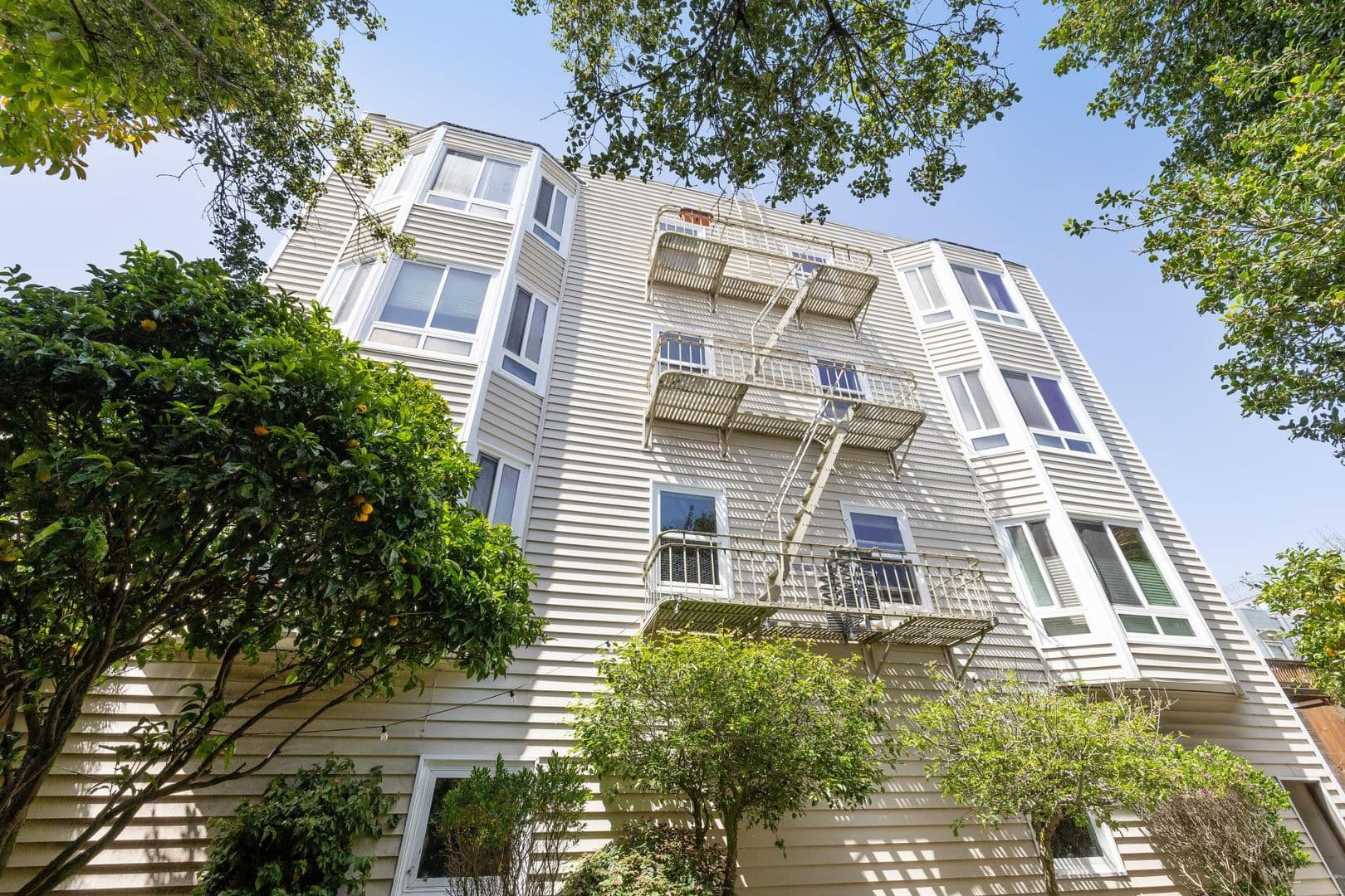 San Francisco Apartment: 2465 Chestnut Street
