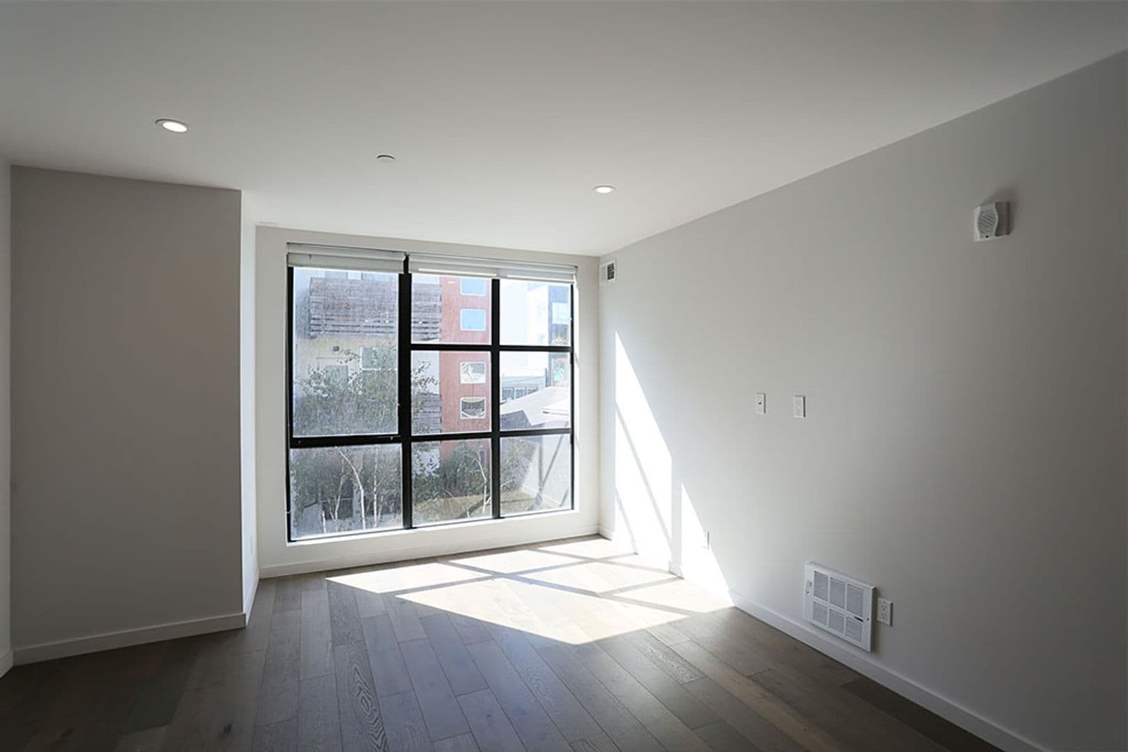 San Francisco House: 252 9th Street #304