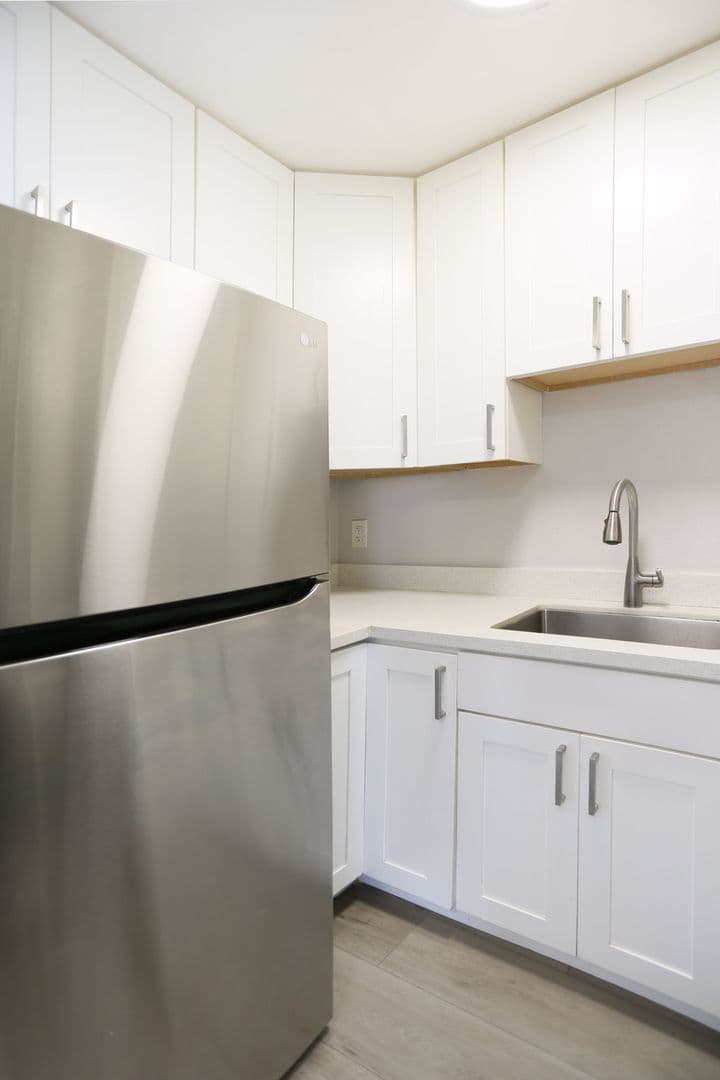 Richmond House: 5400 Highland Avenue