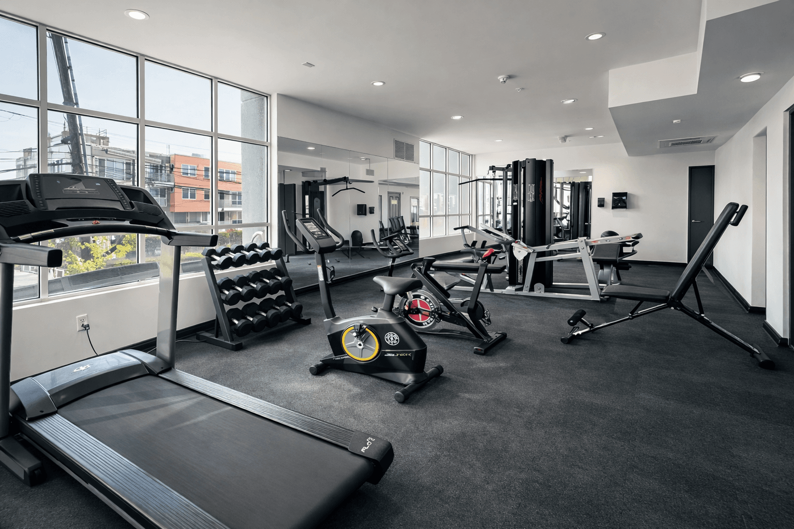 Van Nuys Apartment: 6215 Kester Avenue