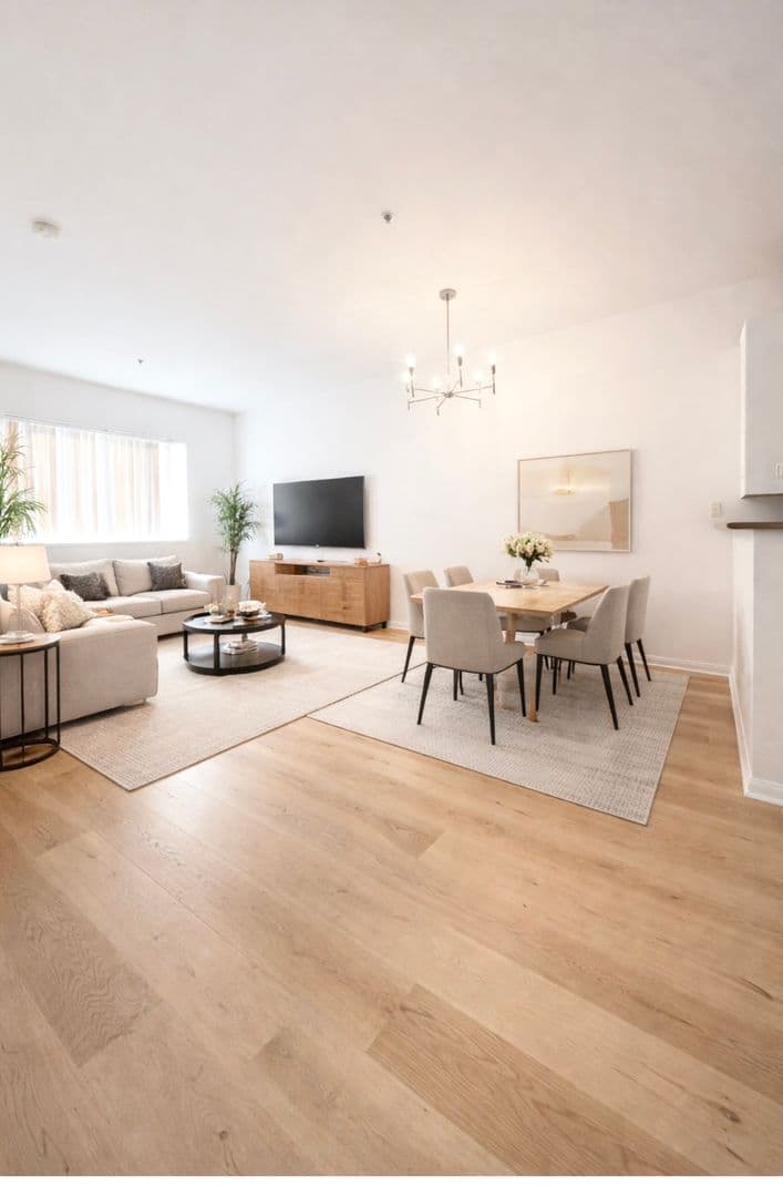 Van Nuys Apartment: 6215 Kester Avenue