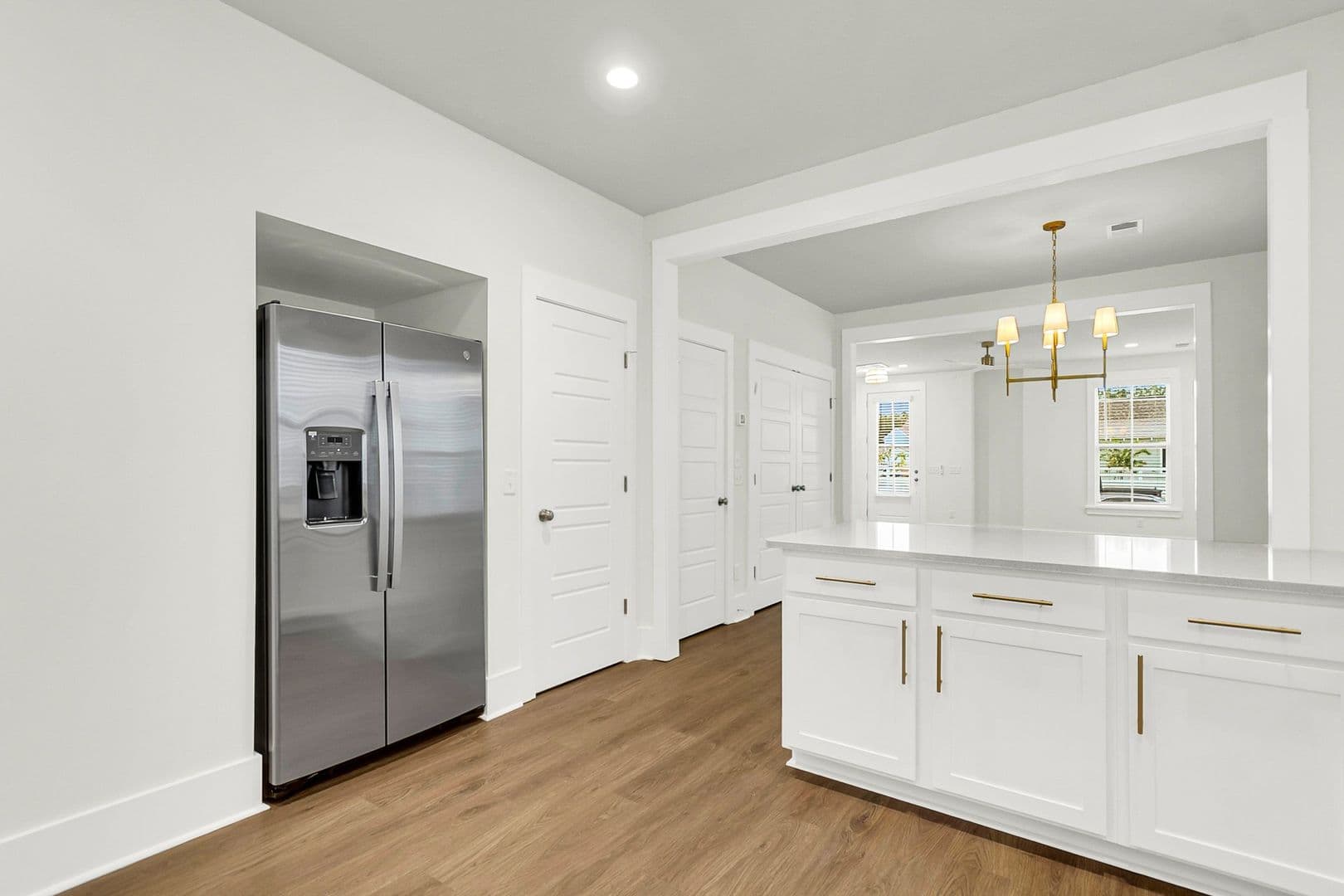 Summerville House: 254 Symphony Ave