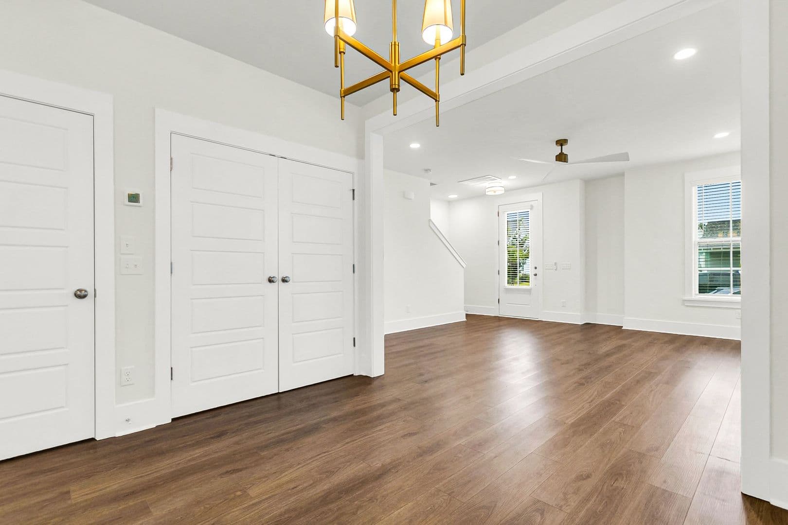 Summerville House: 254 Symphony Ave