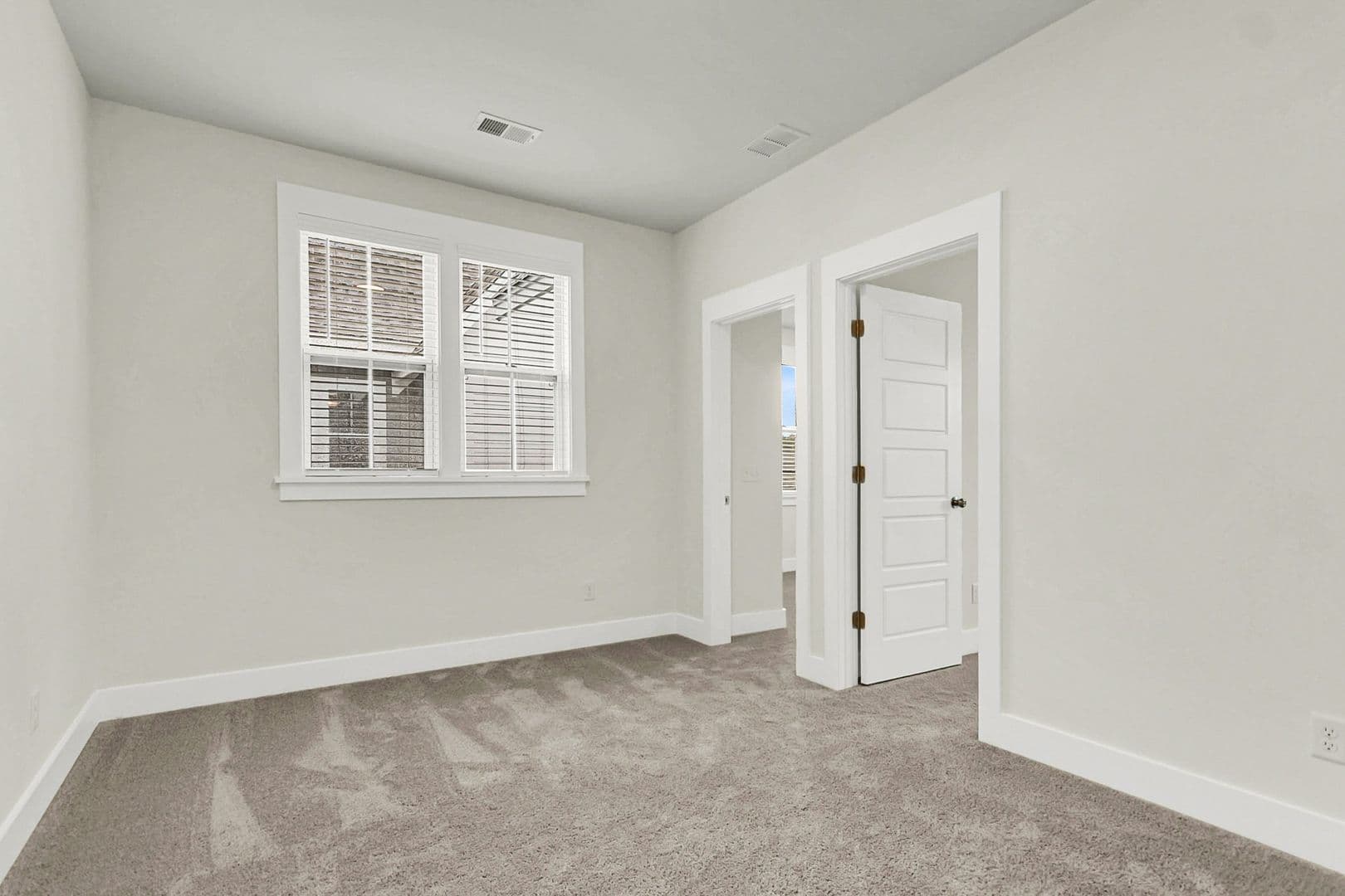 Summerville House: 254 Symphony Ave