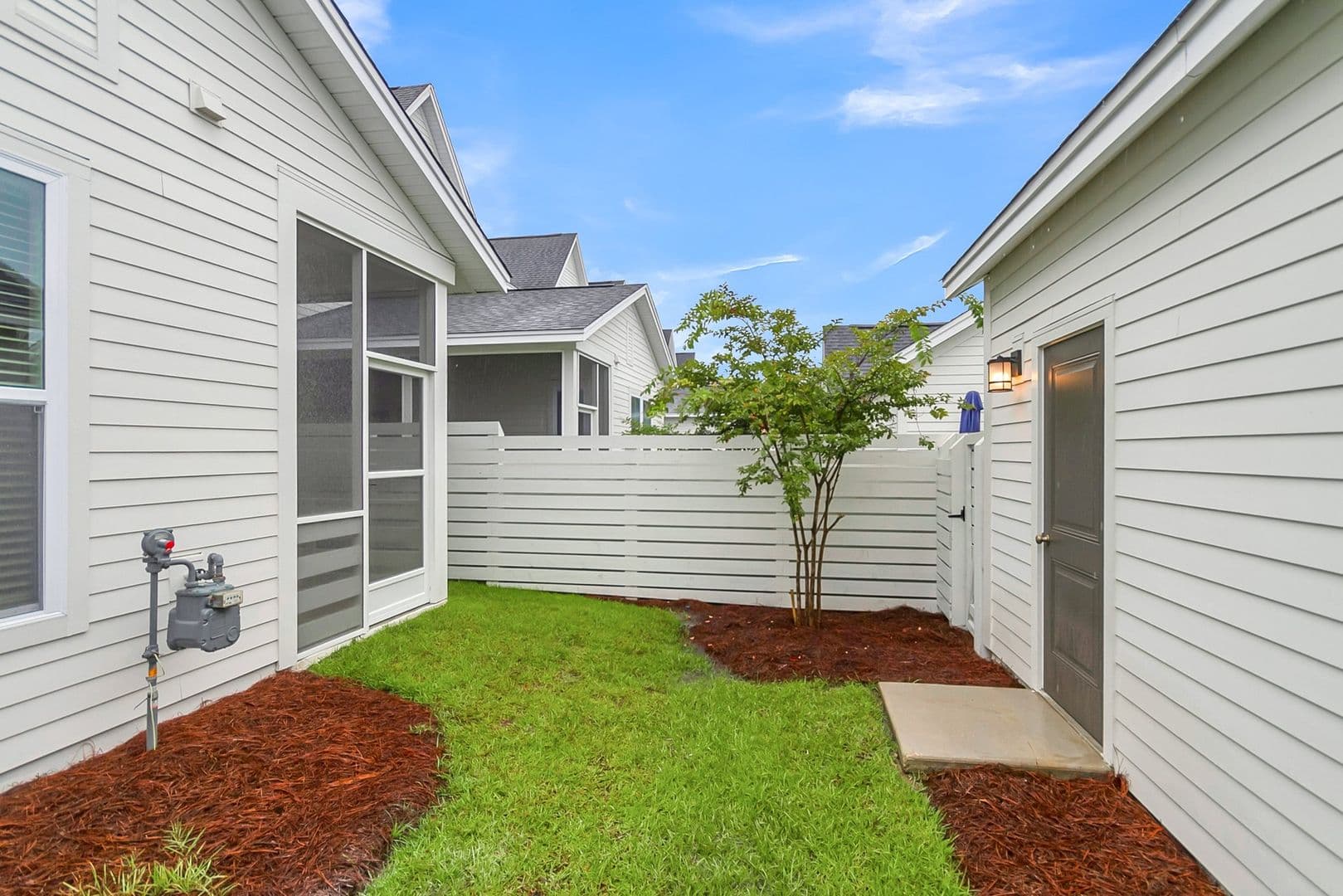 Summerville House: 254 Symphony Ave