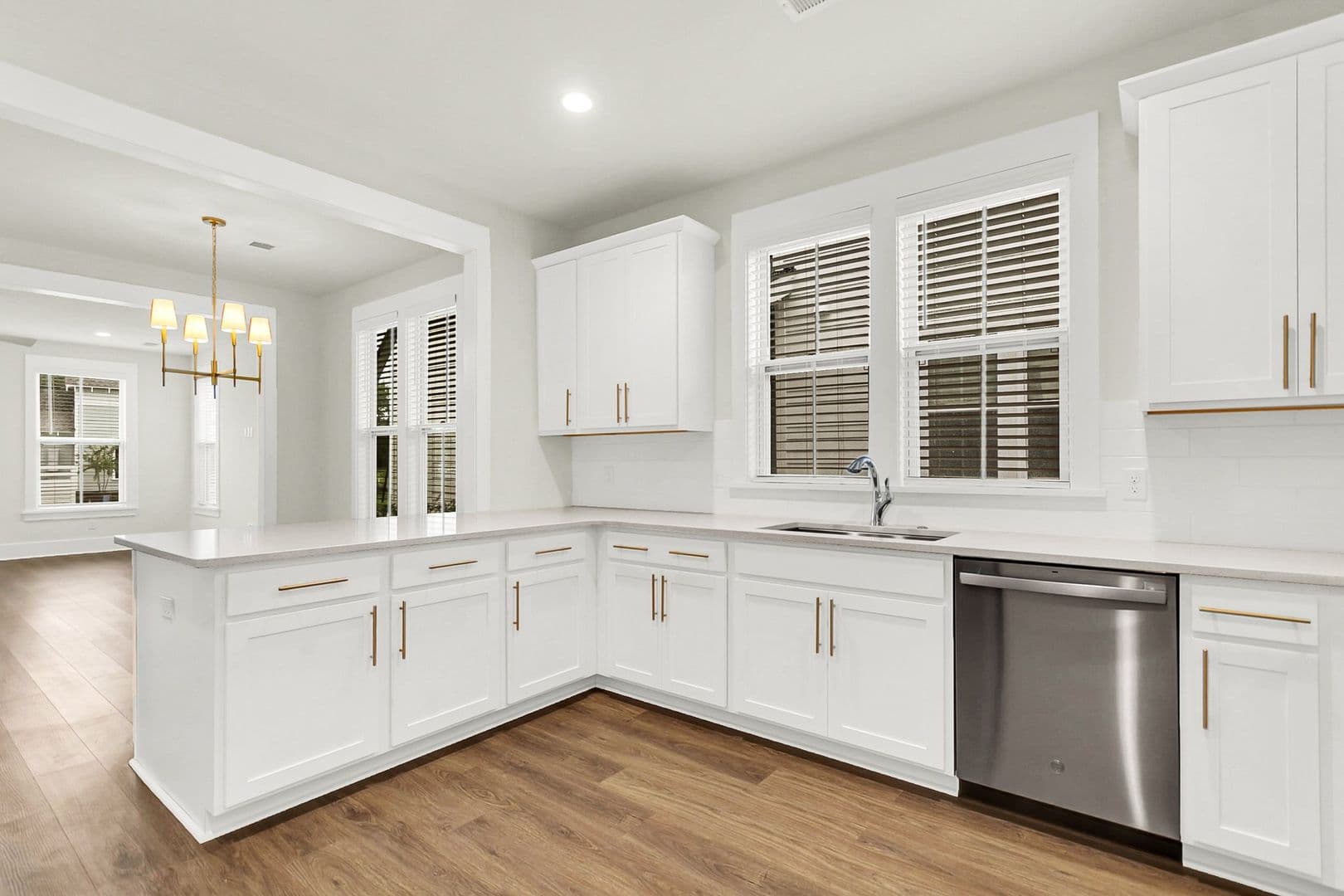 Summerville House: 254 Symphony Ave