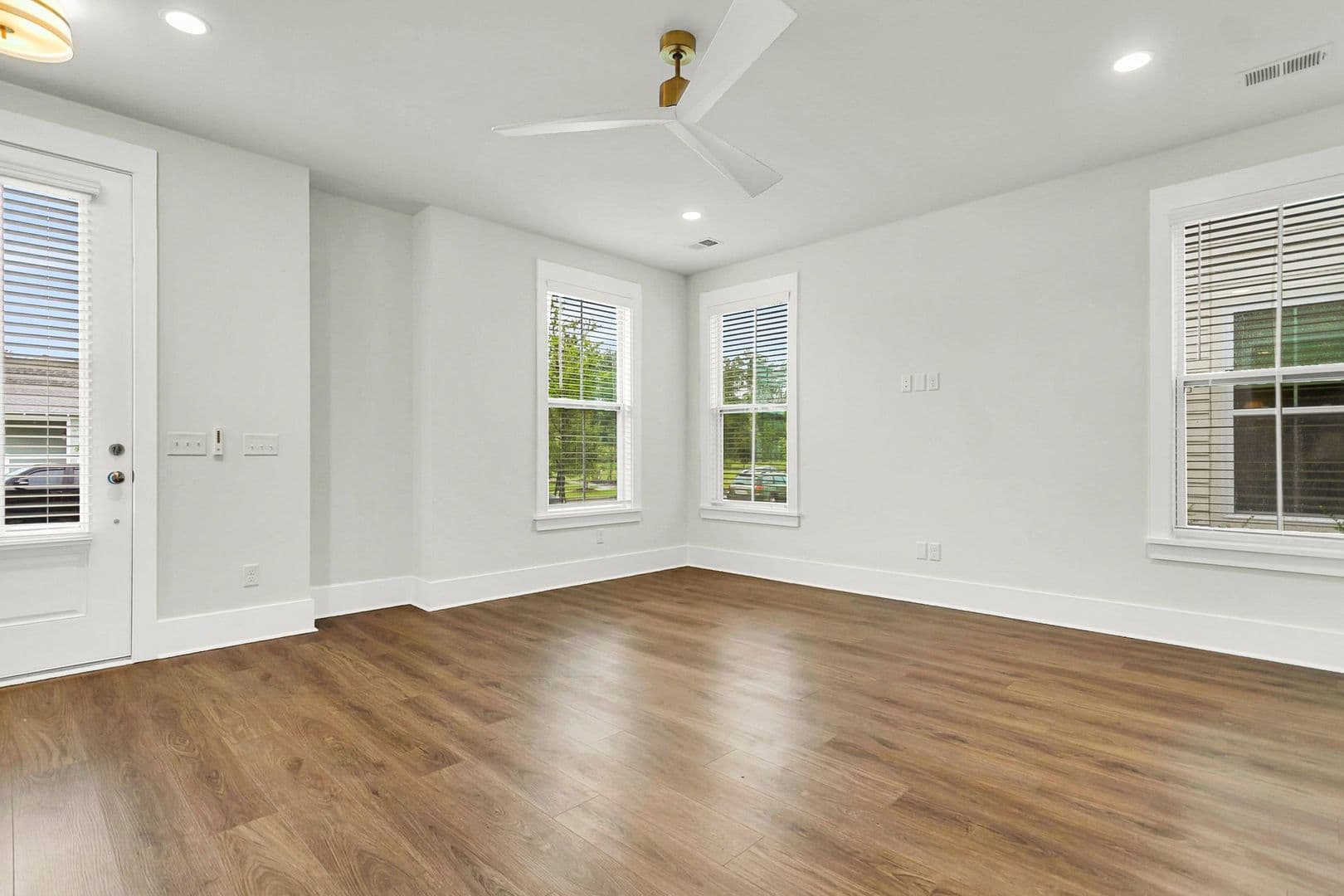 Summerville House: 254 Symphony Ave
