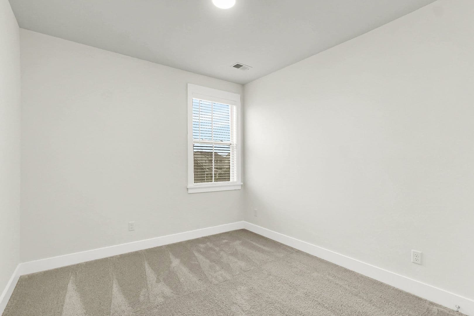 Summerville House: 254 Symphony Ave