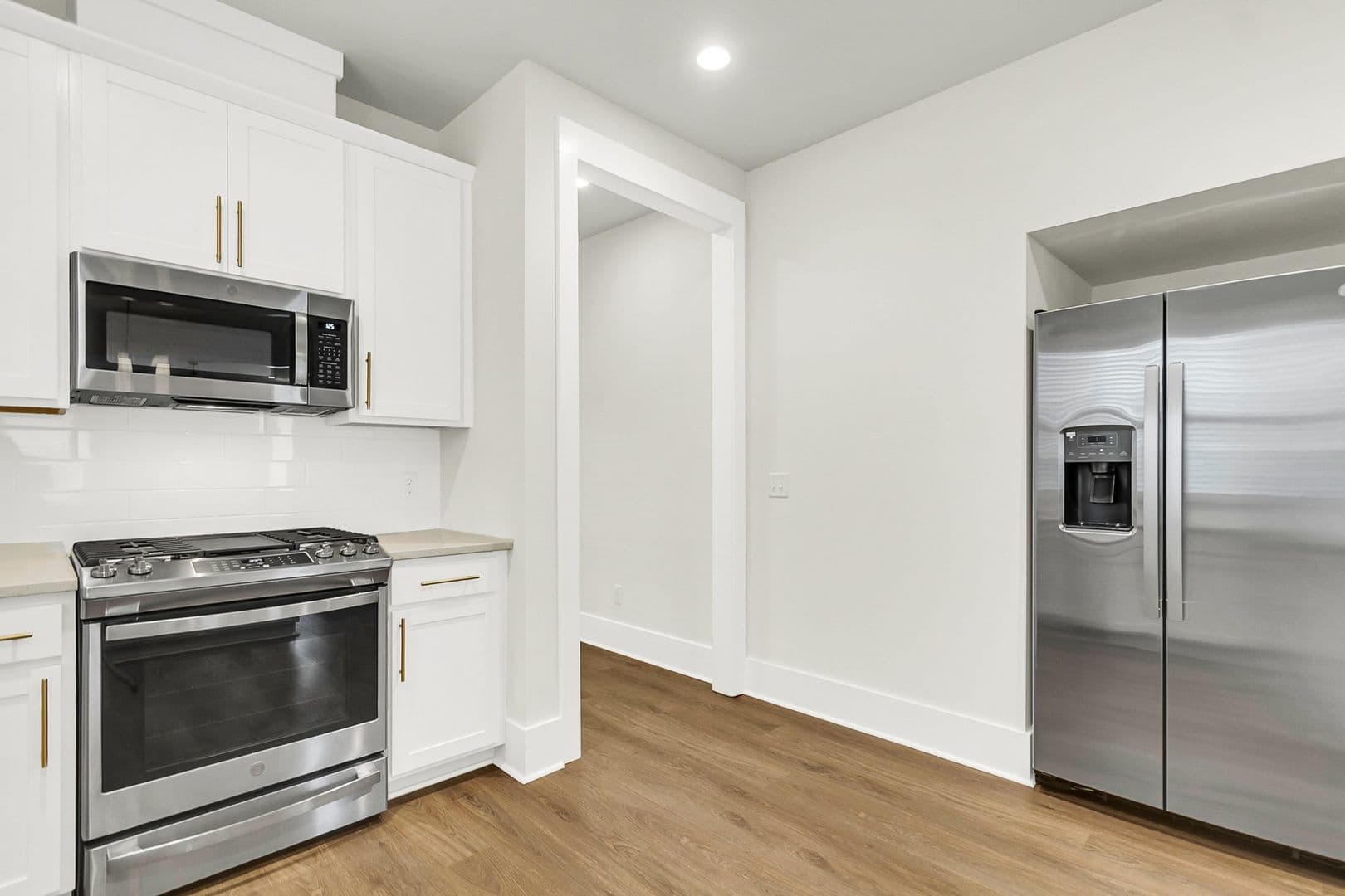 Summerville House: 254 Symphony Ave
