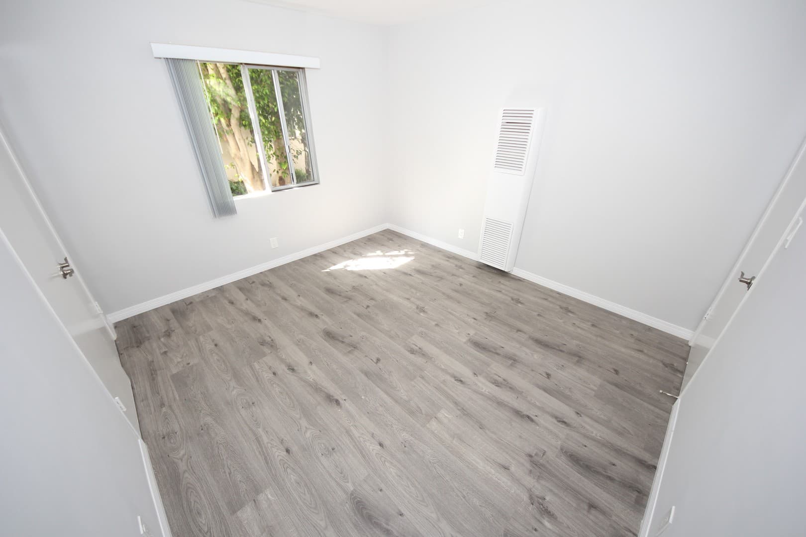 Santa Monica Apartment: 1518 9th Street