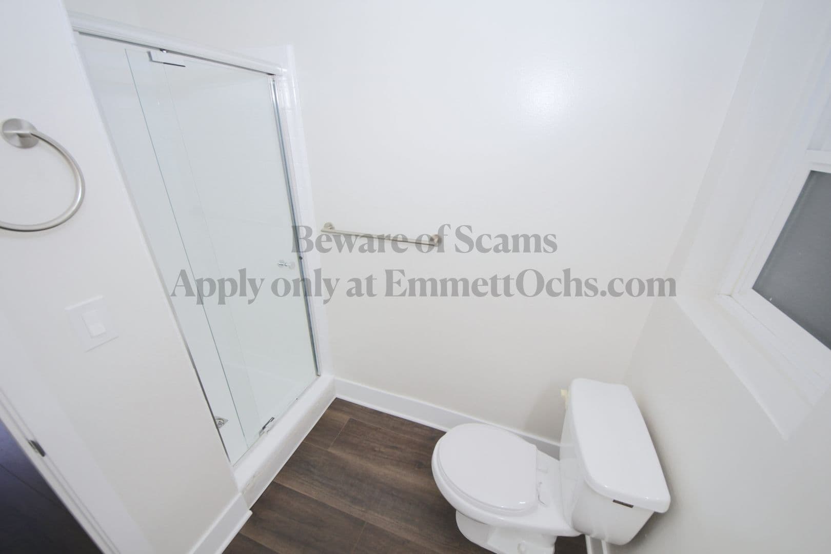 Los Angeles Apartment: 3252 Overland Avenue