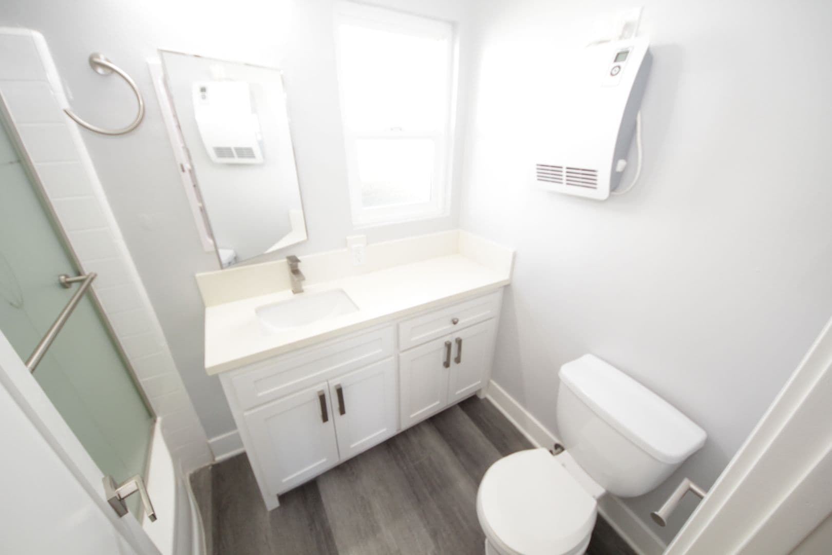 Los Angeles Apartment: 3252 Overland Avenue