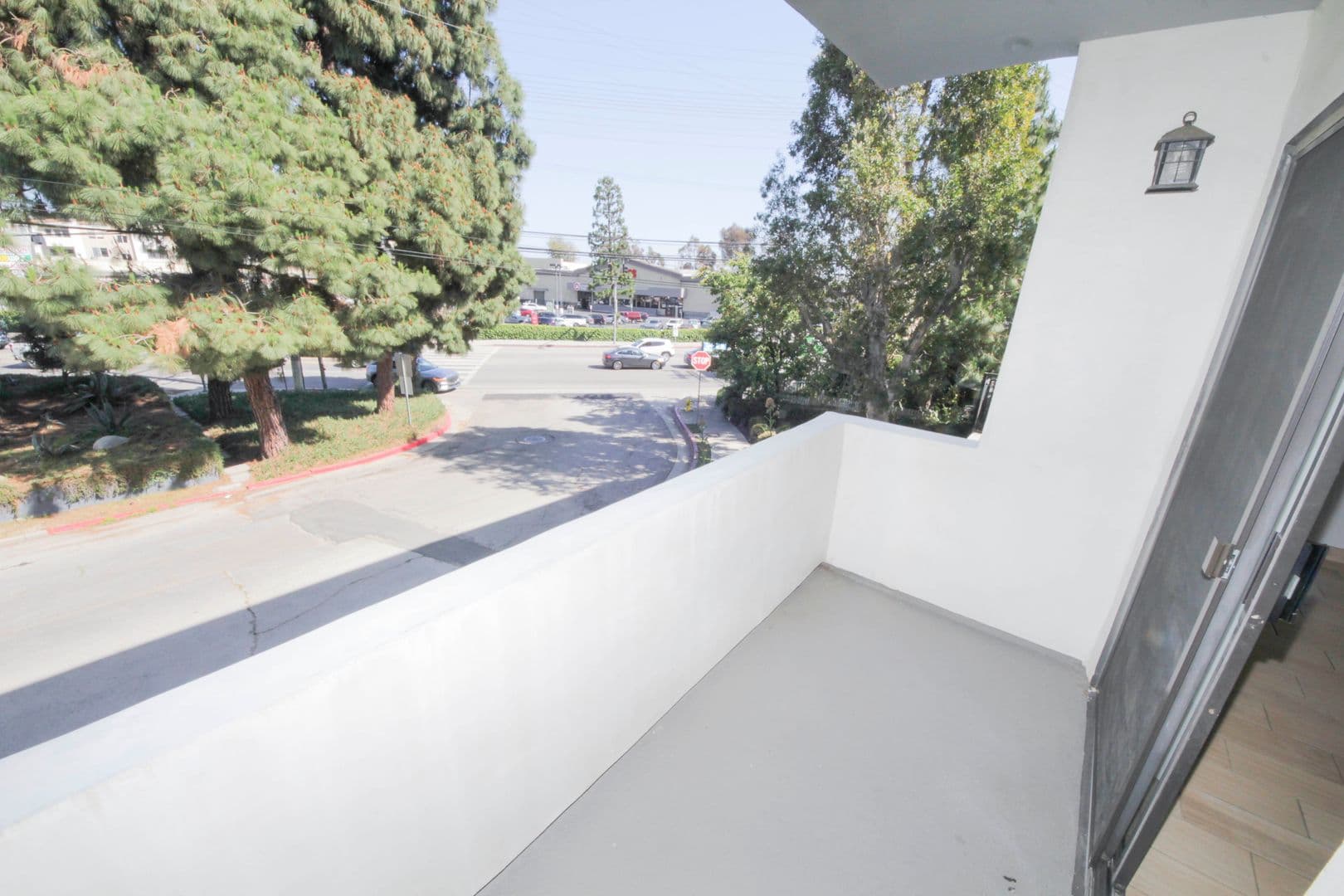 Los Angeles Apartment: 3353 Shelby Drive