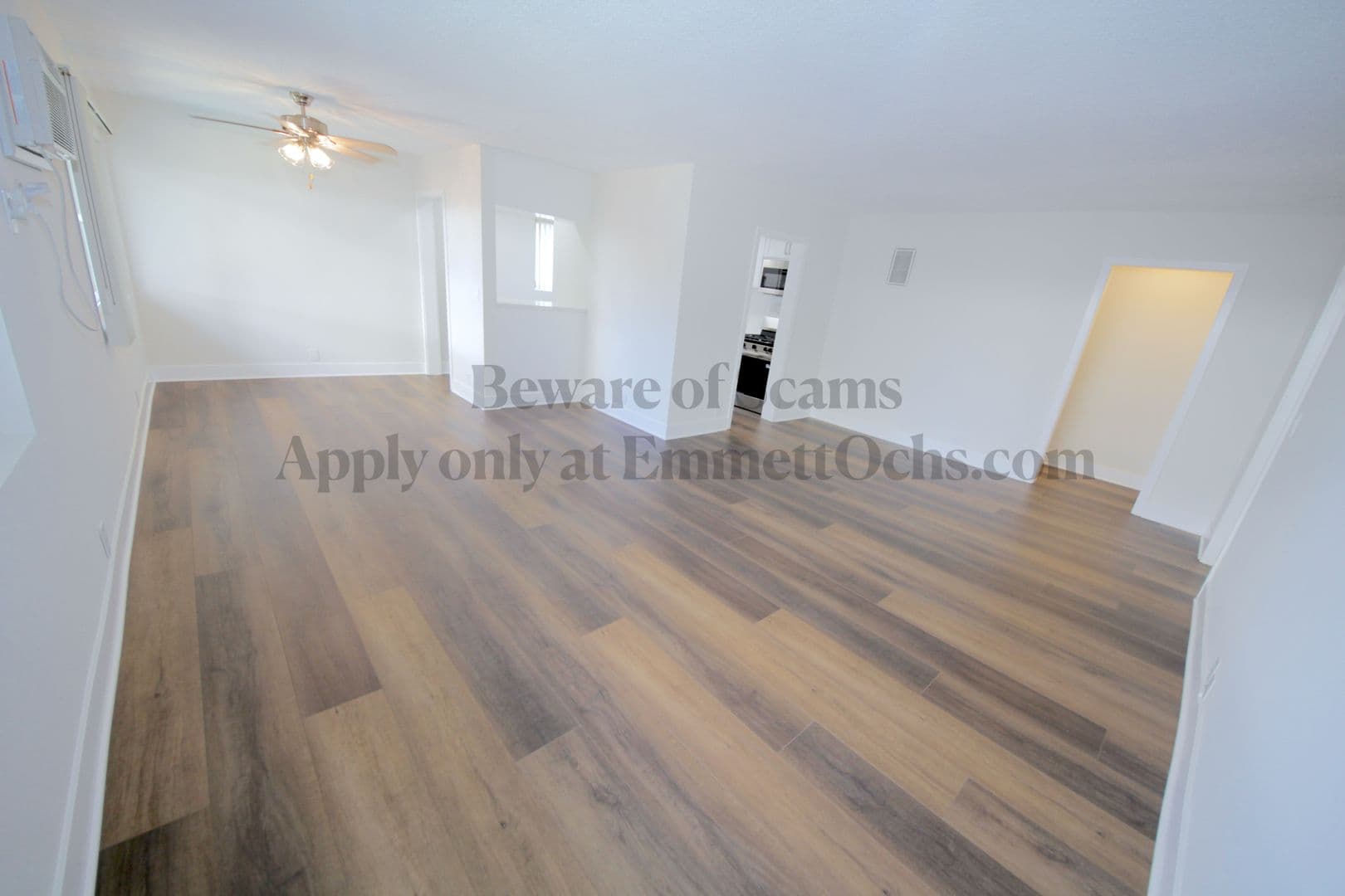 Los Angeles Apartment: 3252 Overland Avenue