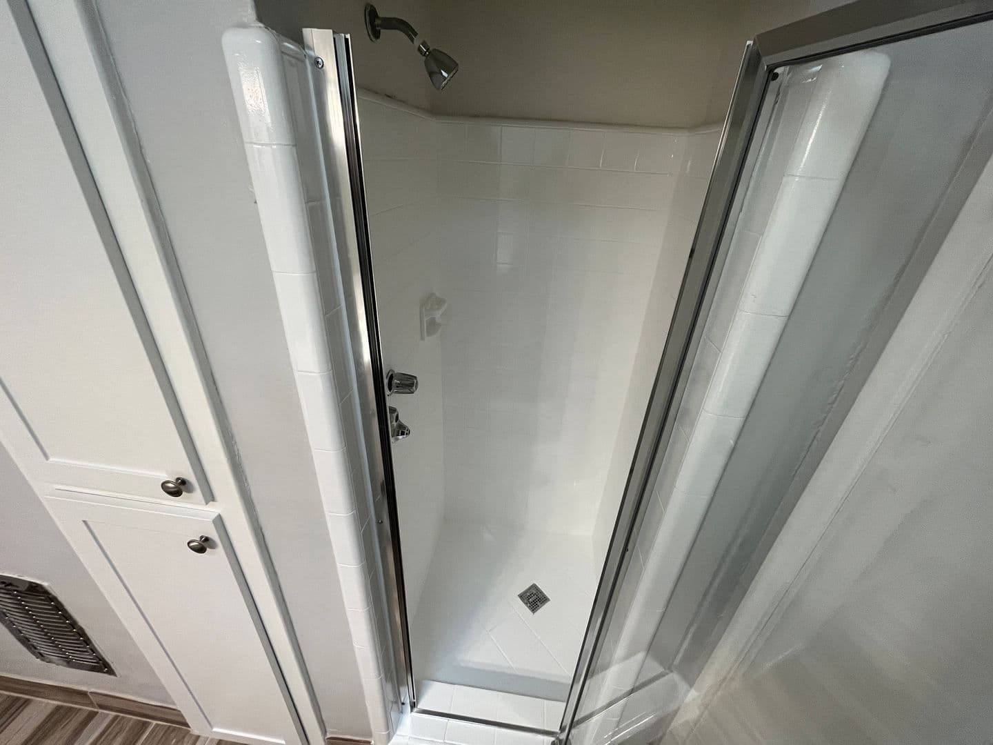 West Hollywood Apartment: 8221 De Longpre Avenue
