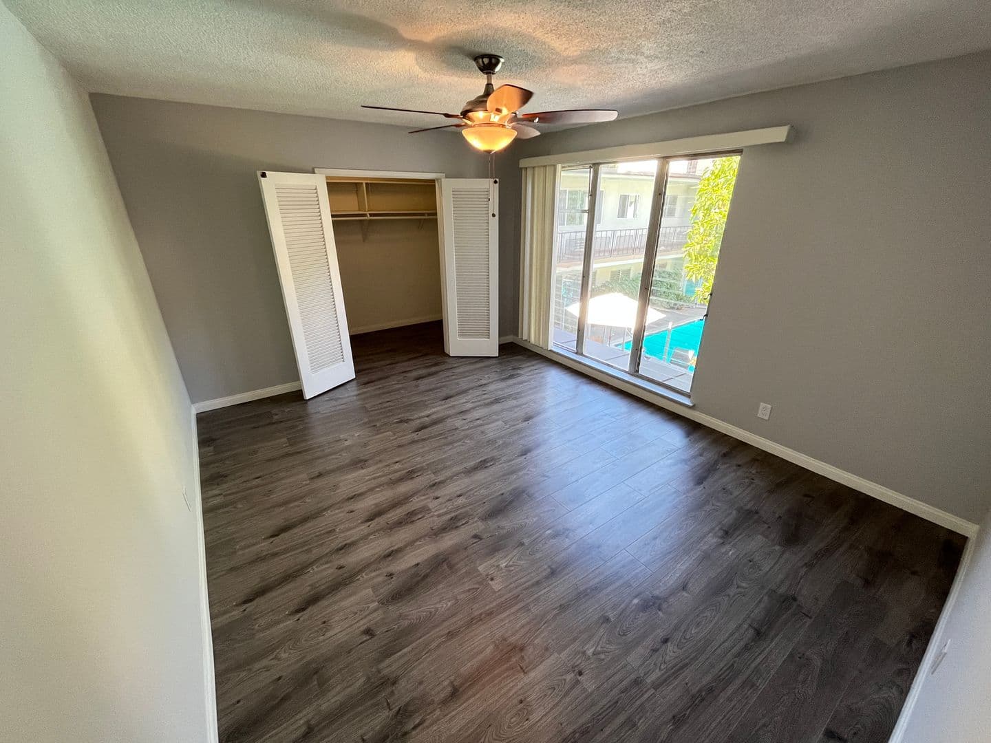 West Hollywood Apartment: 8221 De Longpre Avenue
