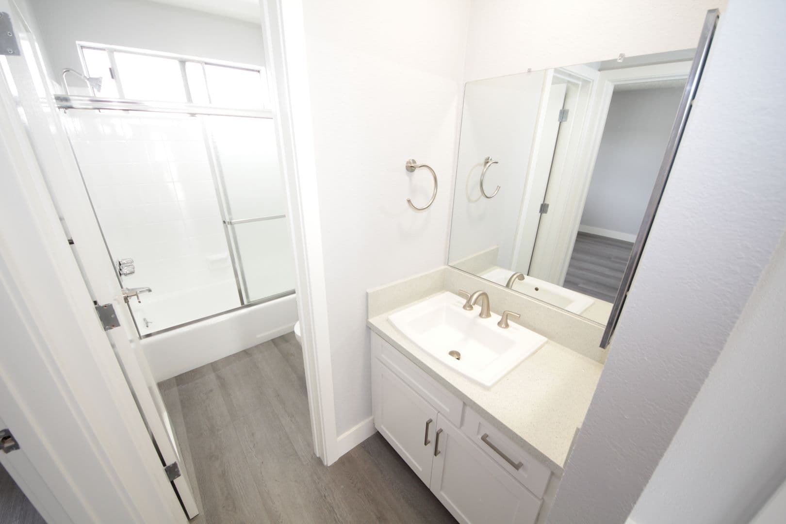 Los Angeles Apartment: 12133, 12135 Mitchell Avenue