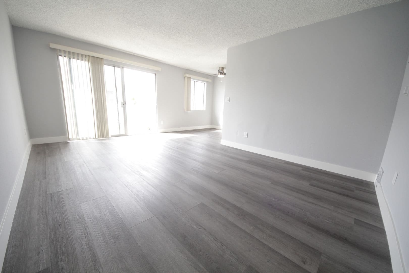 Los Angeles Apartment: 12133, 12135 Mitchell Avenue