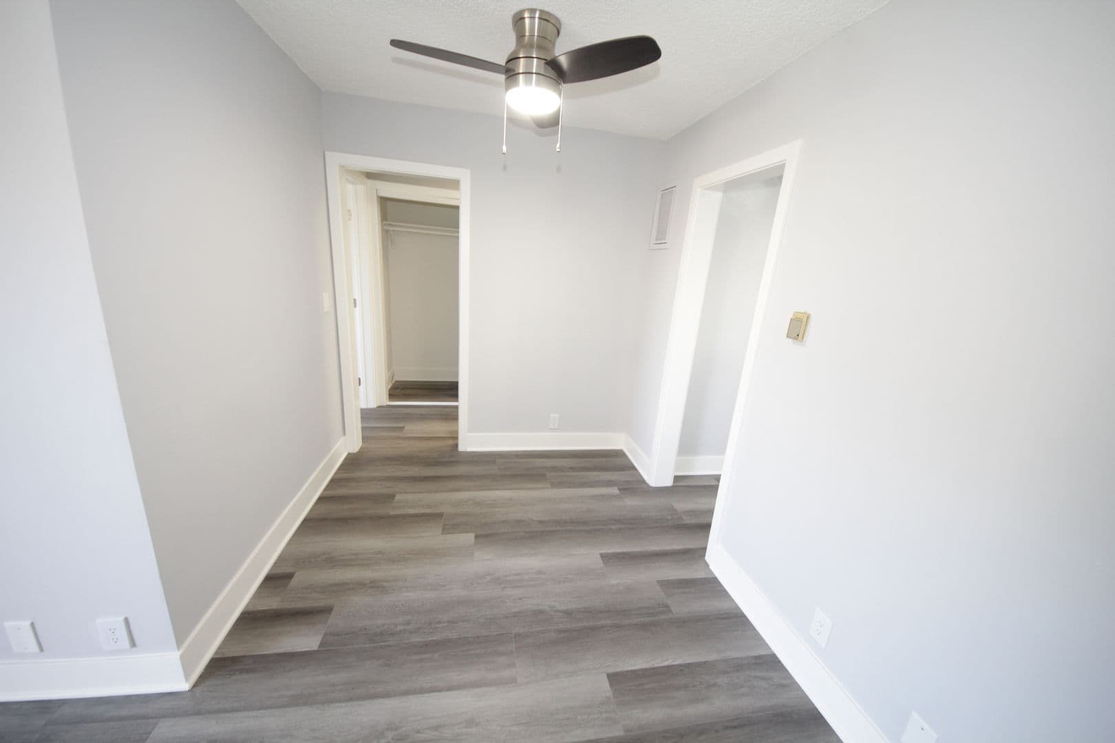 Los Angeles Apartment: 3252 Overland Avenue