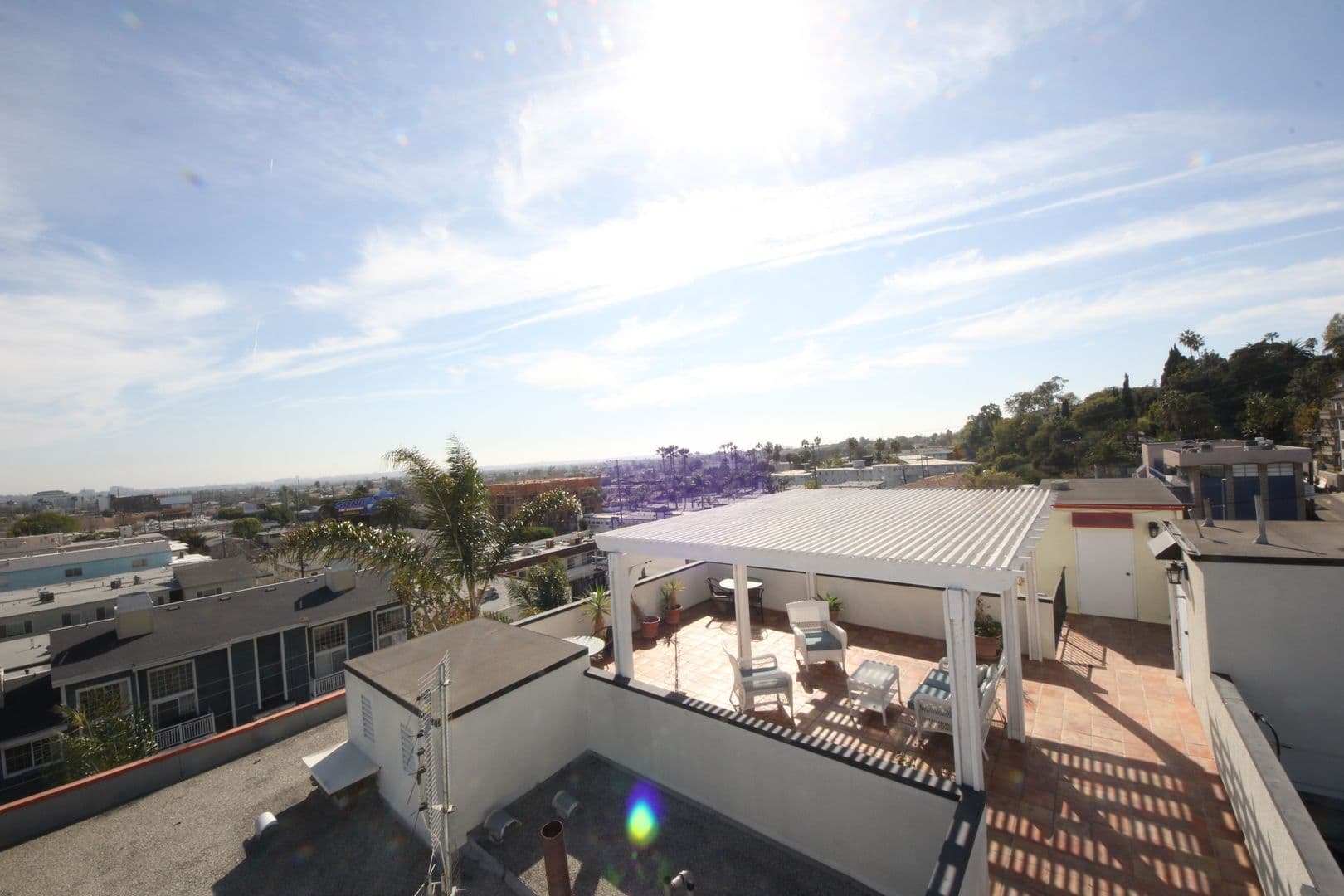 Los Angeles Apartment: 10615 Rose Avenue