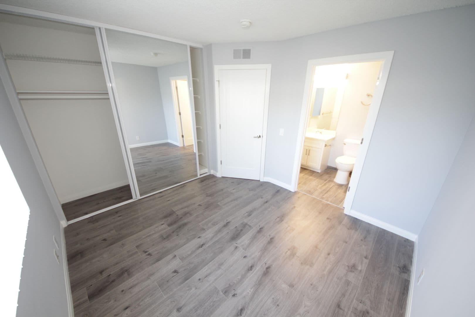 Los Angeles Apartment: 2647 South Barrington Avenue