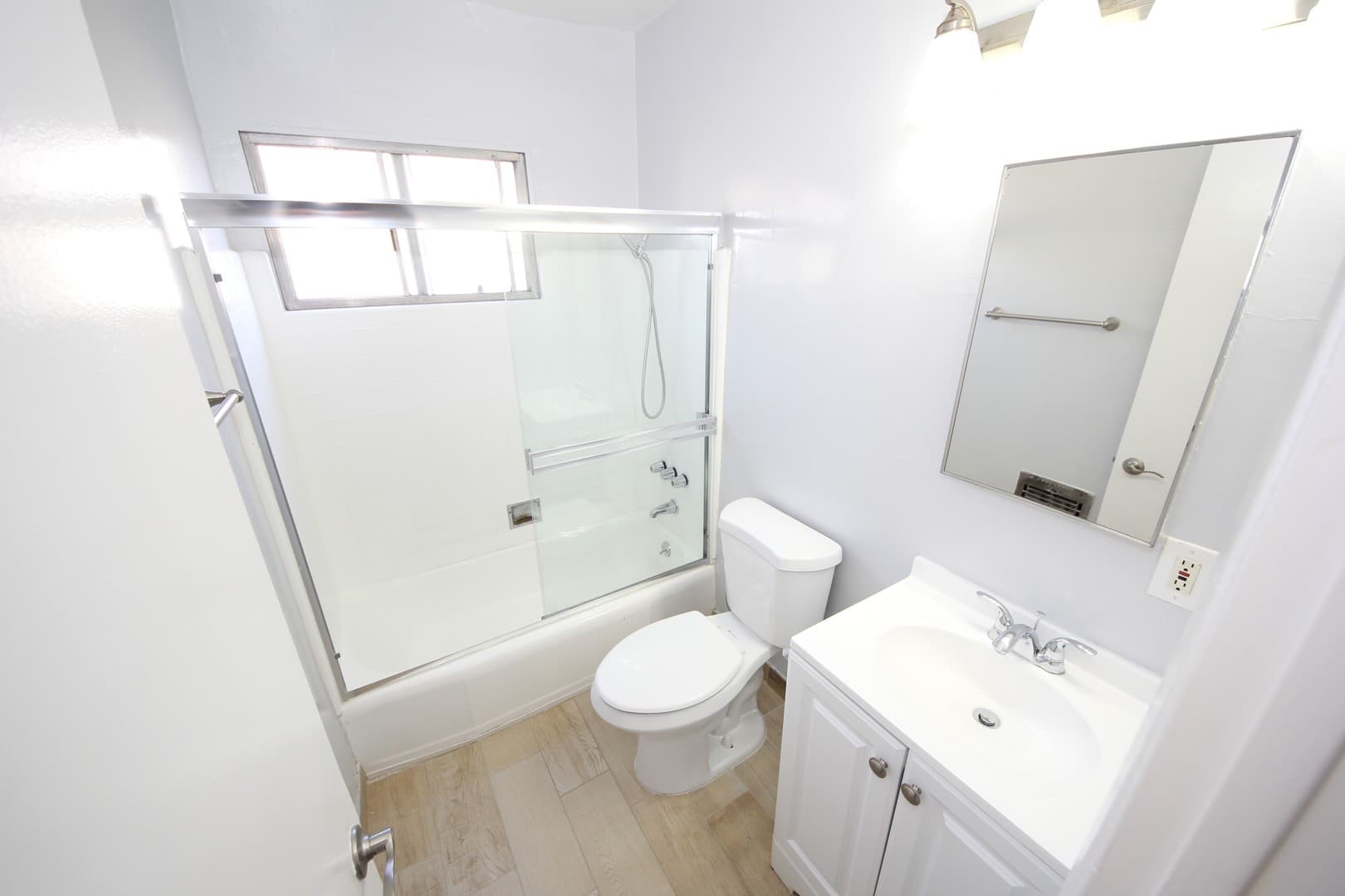 Santa Monica Apartment: 1518 9th Street