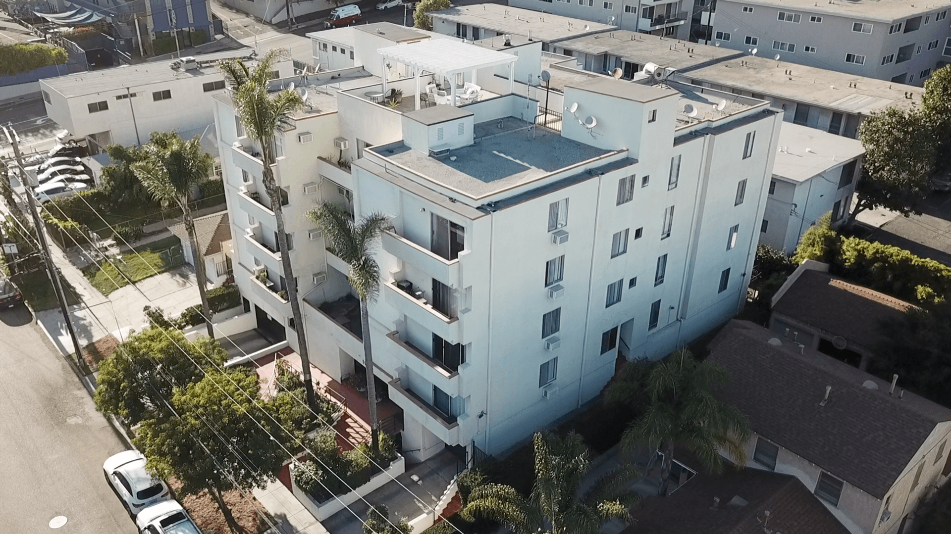 Los Angeles Apartment: 10615 Rose Avenue