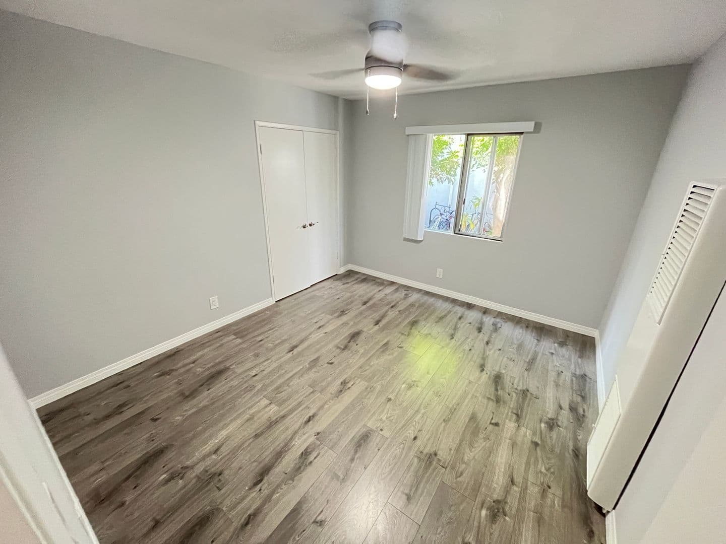 Santa Monica Apartment: 1518 9th Street