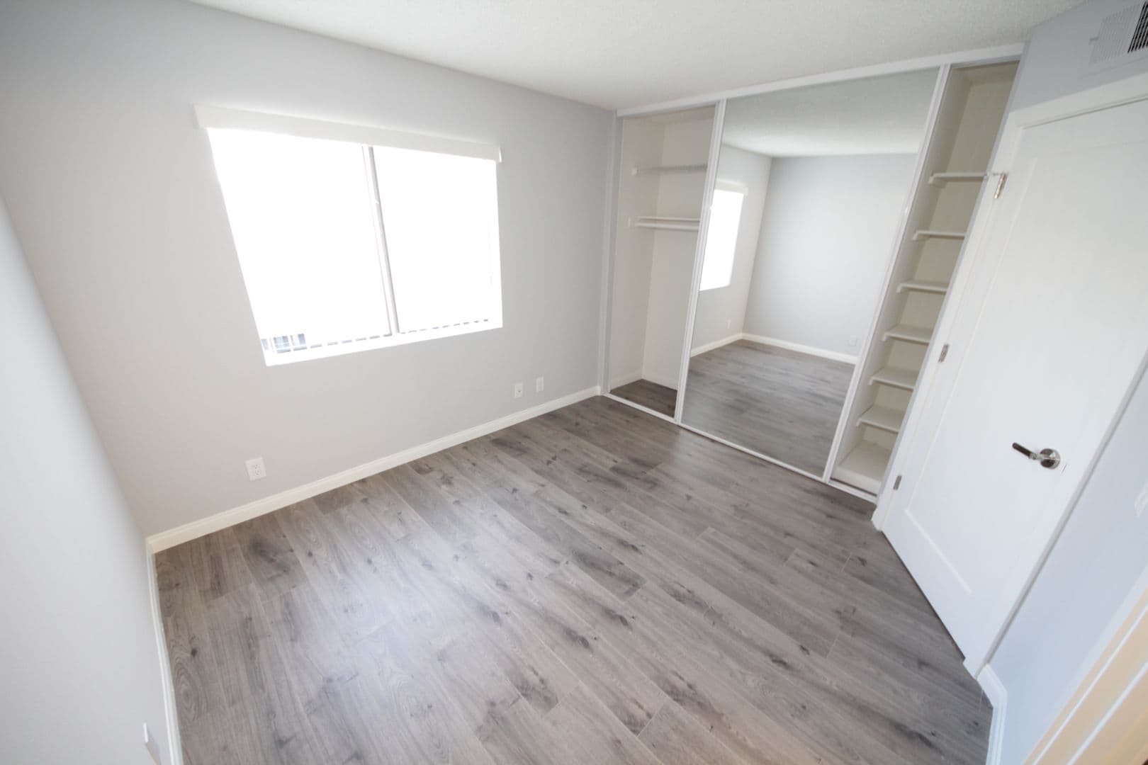 Los Angeles Apartment: 2647 South Barrington Avenue