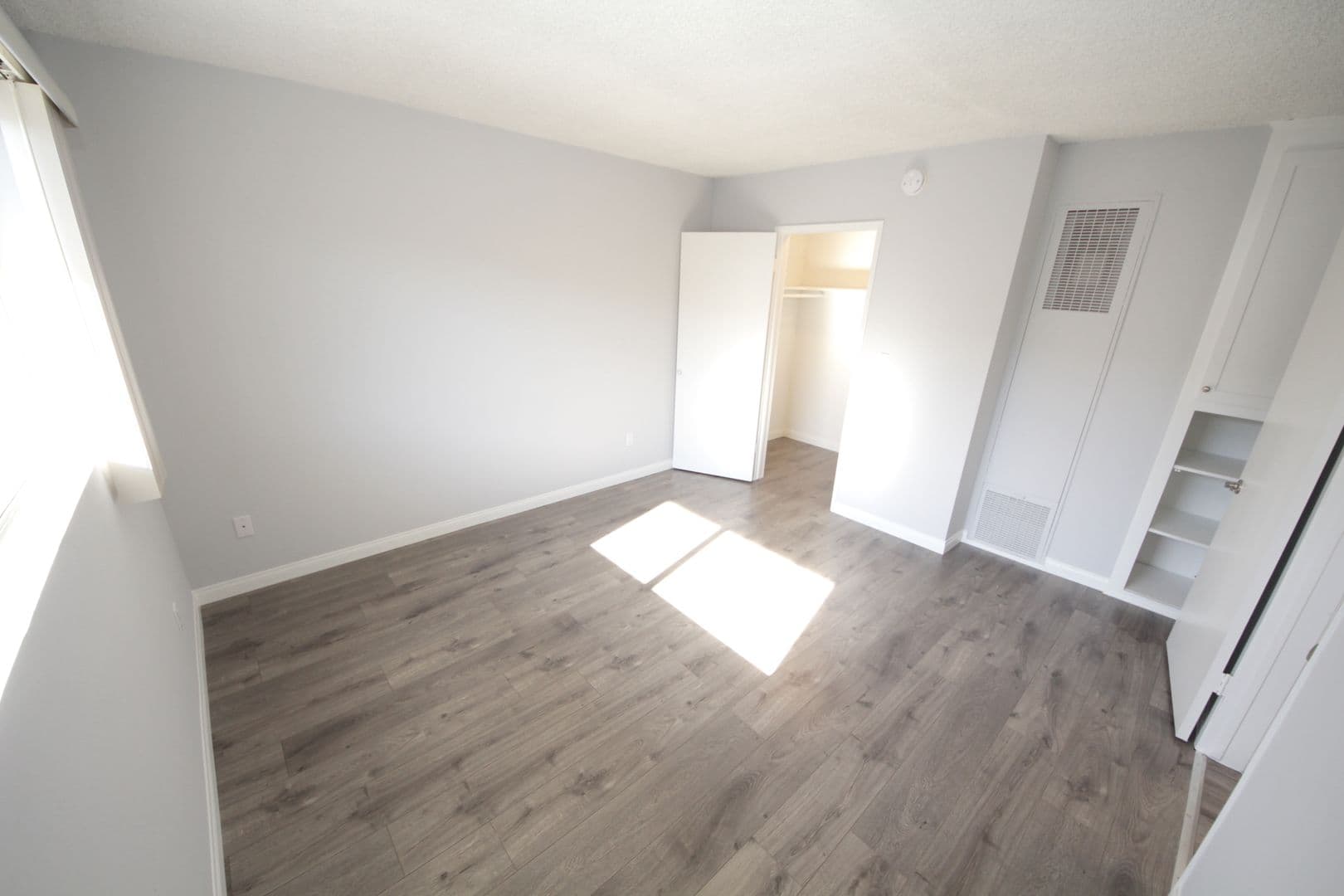 Los Angeles Apartment: 12133, 12135 Mitchell Avenue
