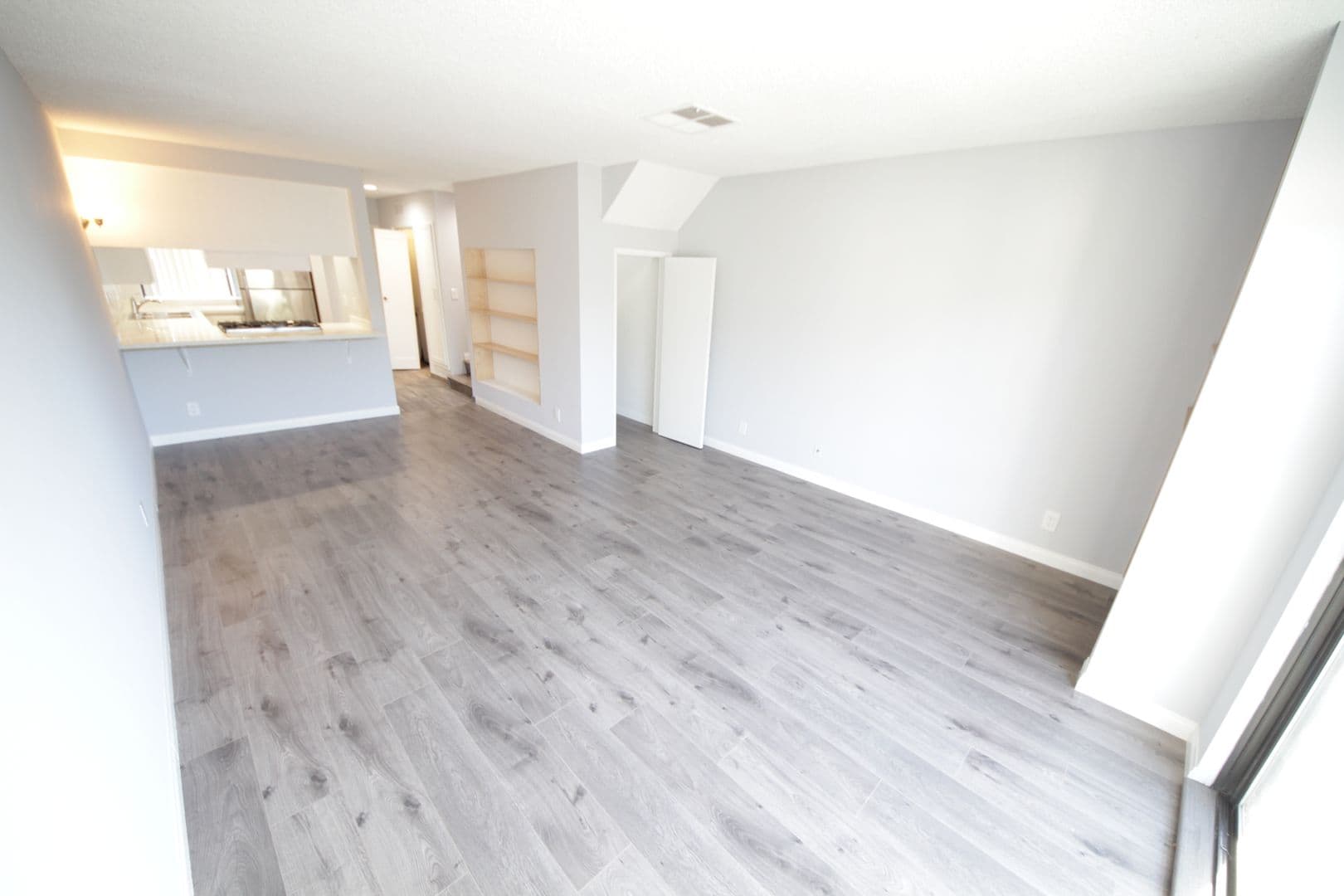 Los Angeles Apartment: 2647 South Barrington Avenue