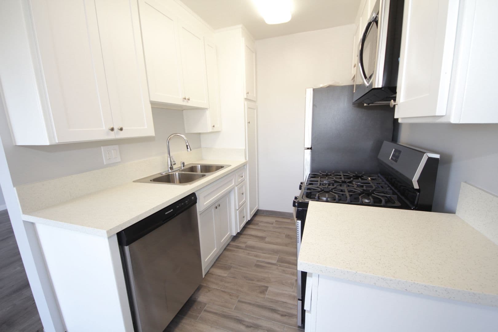 Los Angeles Apartment: 12133, 12135 Mitchell Avenue