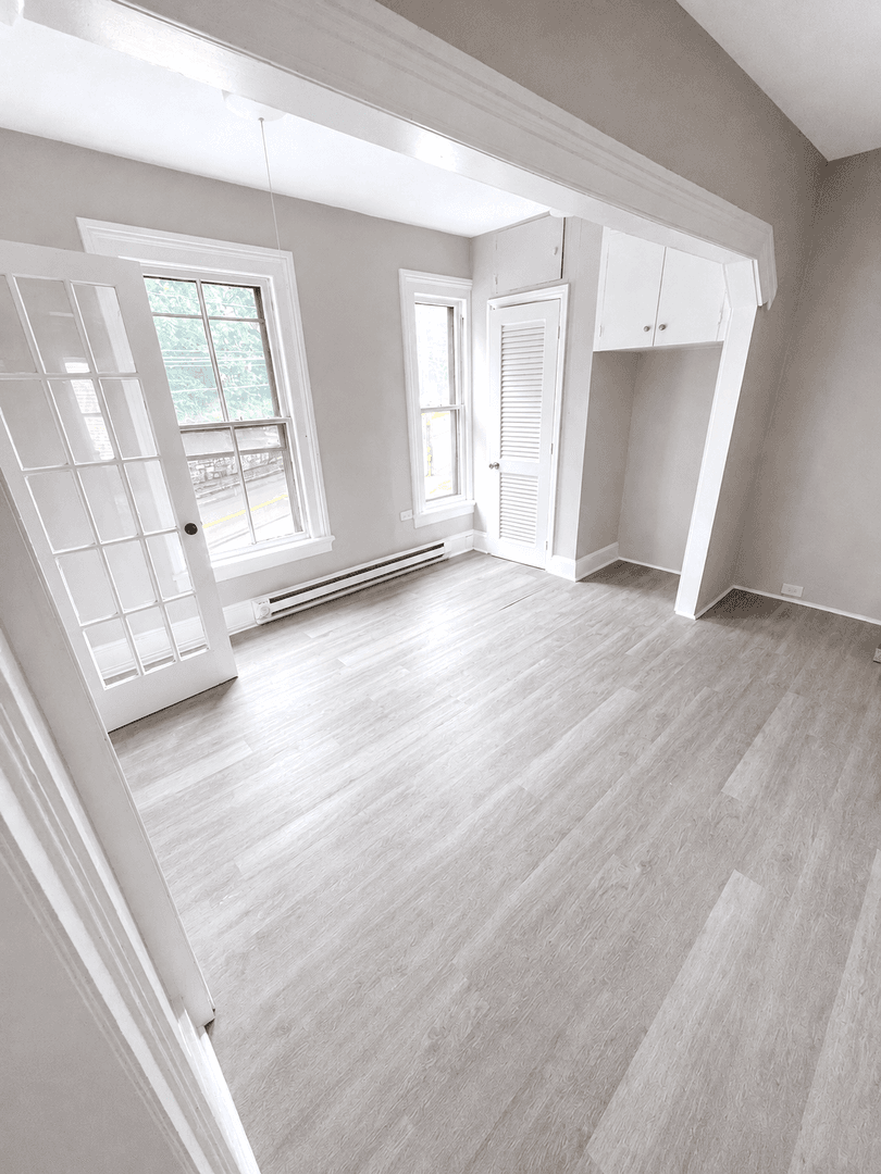 Waterbury Apartment: 74 Holmes Ave
