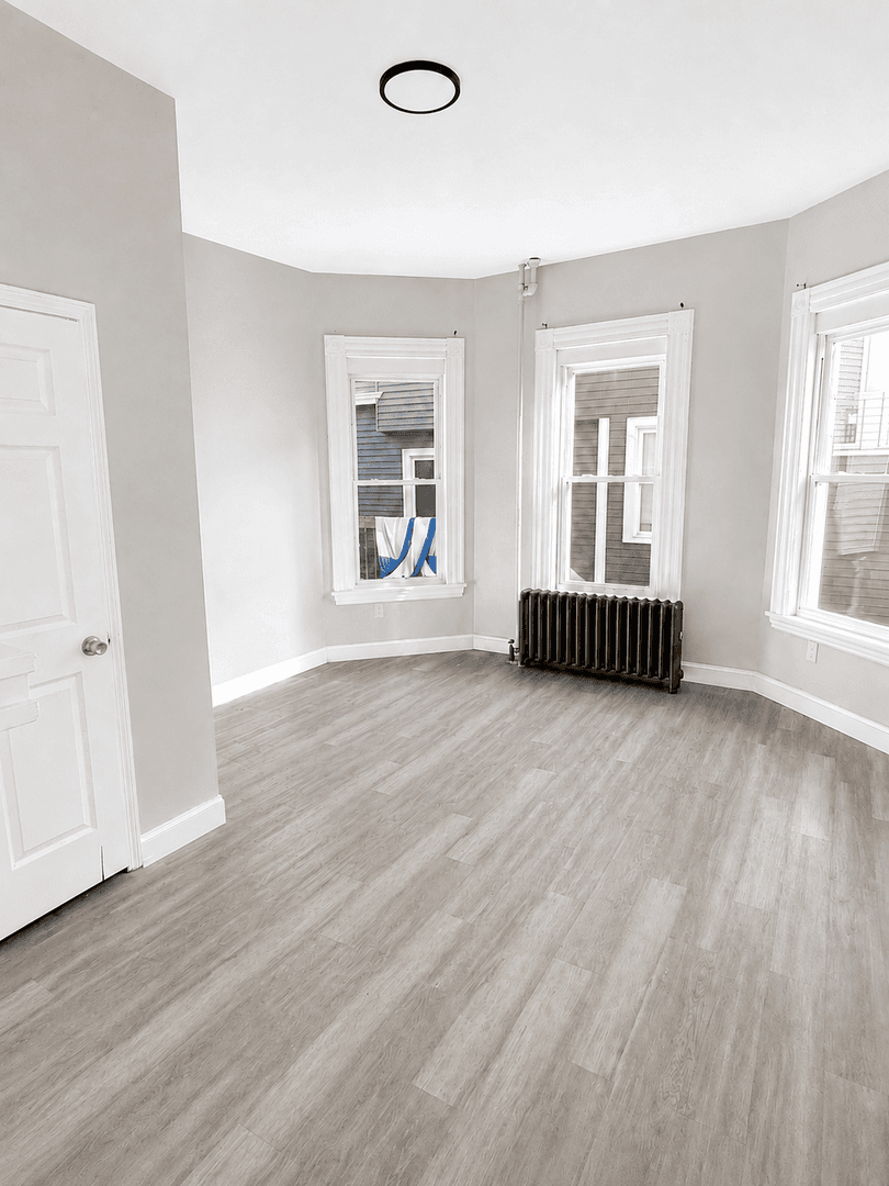 Waterbury Apartment: 66 Holmes Ave
