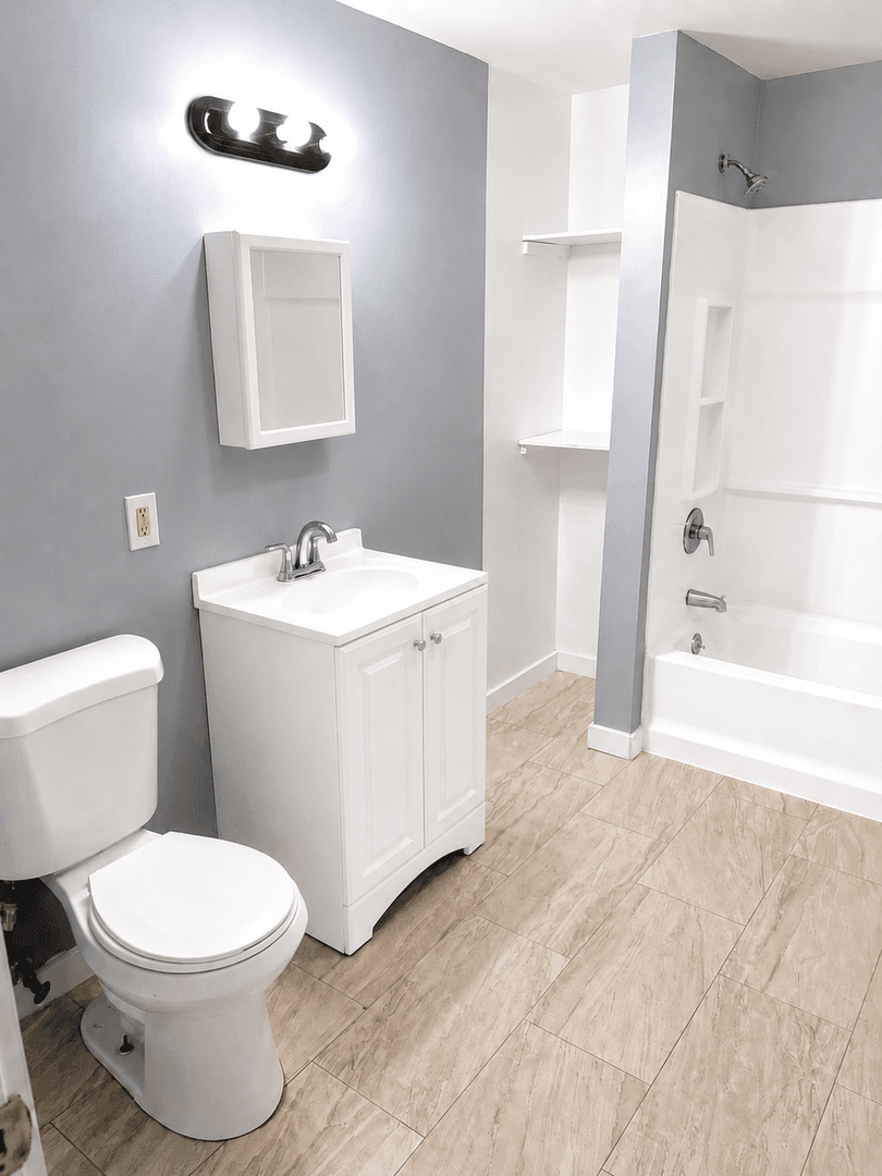 Waterbury Apartment: 54 Bronson St
