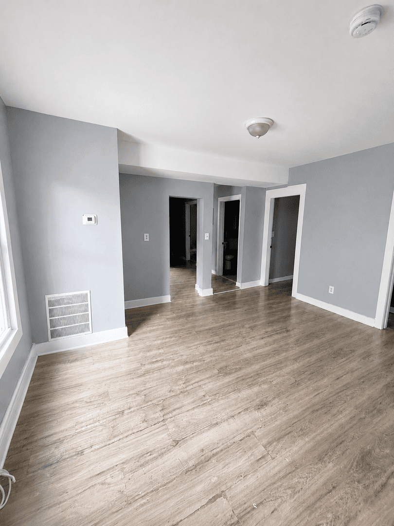 Waterbury Apartment: 54 Bronson St
