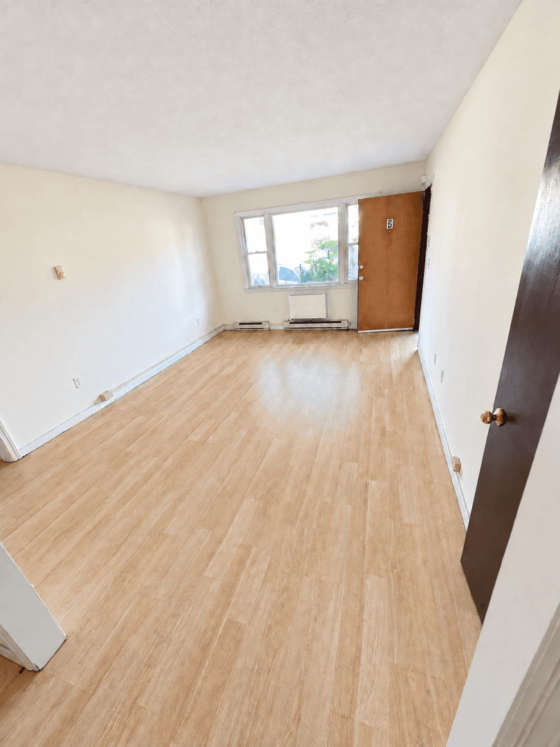 Waterbury Apartment: 34 Royal Oak Dr