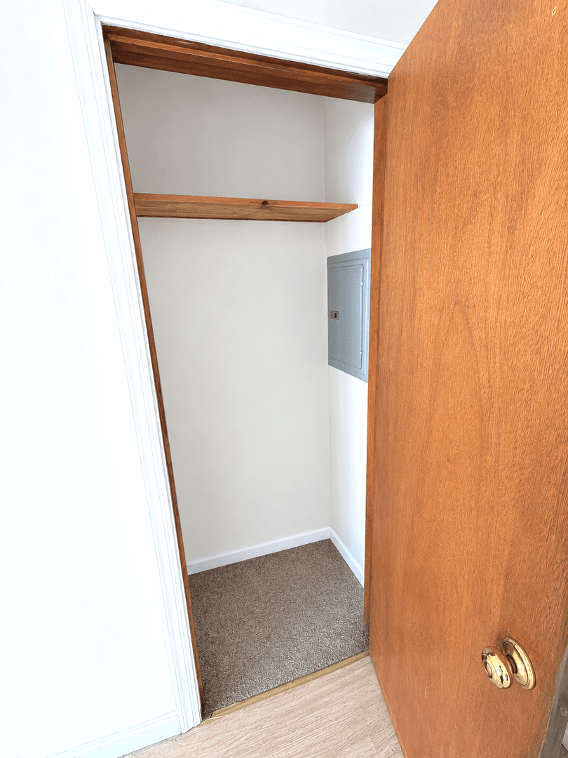 Waterbury Apartment: 34 Royal Oak Dr