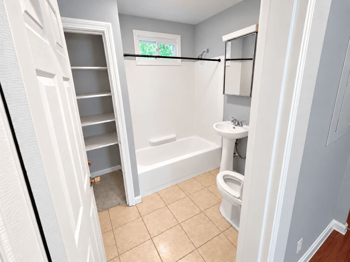 WATERBURY Apartment: 1696 N MAIN STREET