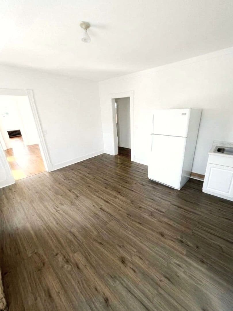 Waterbury Apartment: 503 Baldwin St