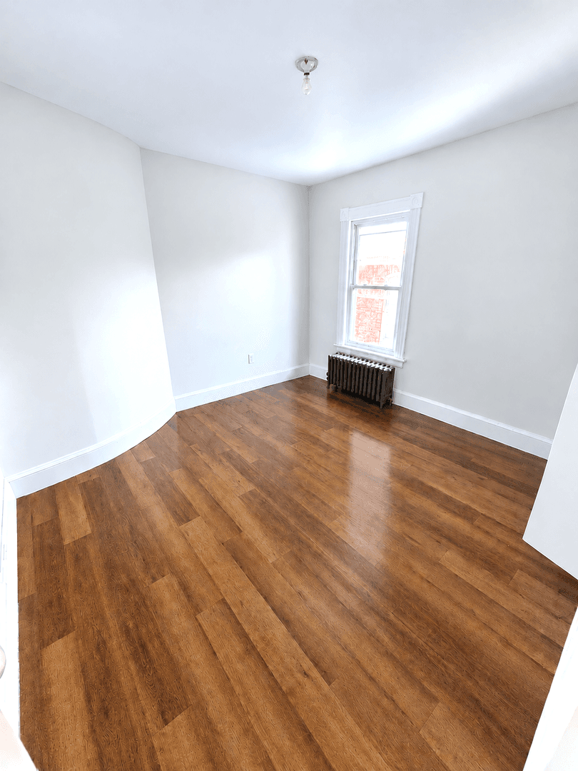 Waterbury Apartment: 503 Baldwin St