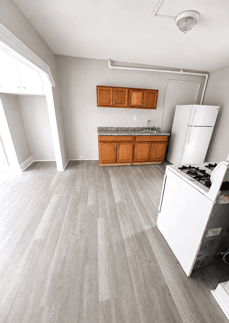 Waterbury Apartment: 74 Holmes Ave