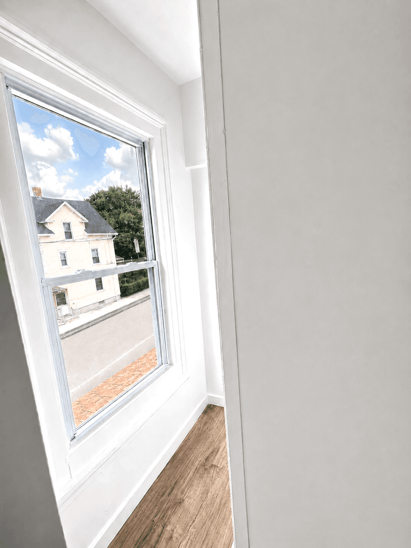 Waterbury Apartment: 54 Bronson St
