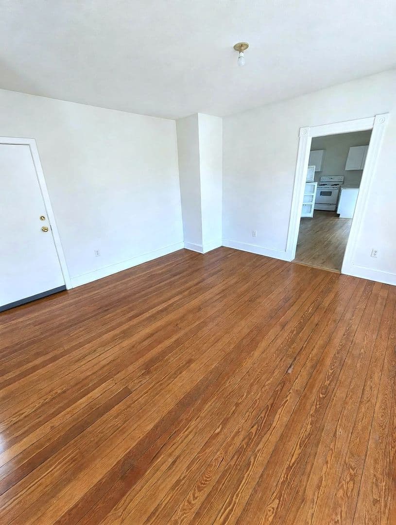 Waterbury Apartment: 503 Baldwin St