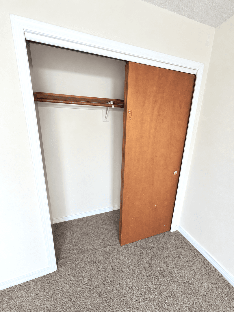 Waterbury Apartment: 34 Royal Oak Dr