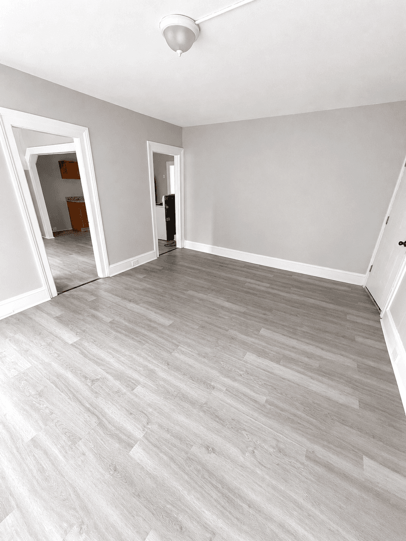 Waterbury Apartment: 74 Holmes Ave