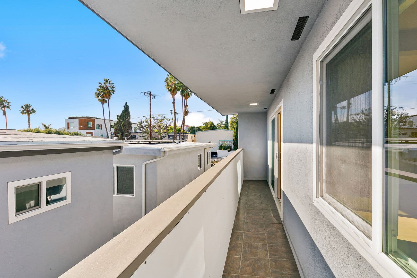 West Hollywood Apartment: 954 N San Vicente Blvd