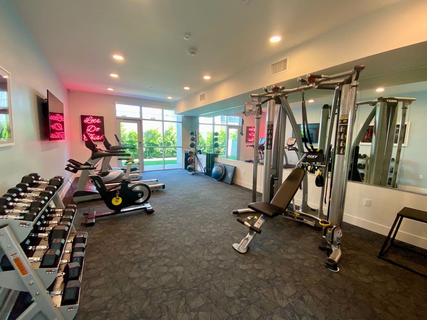 West Hollywood Apartment: 8017 Norton Avenue