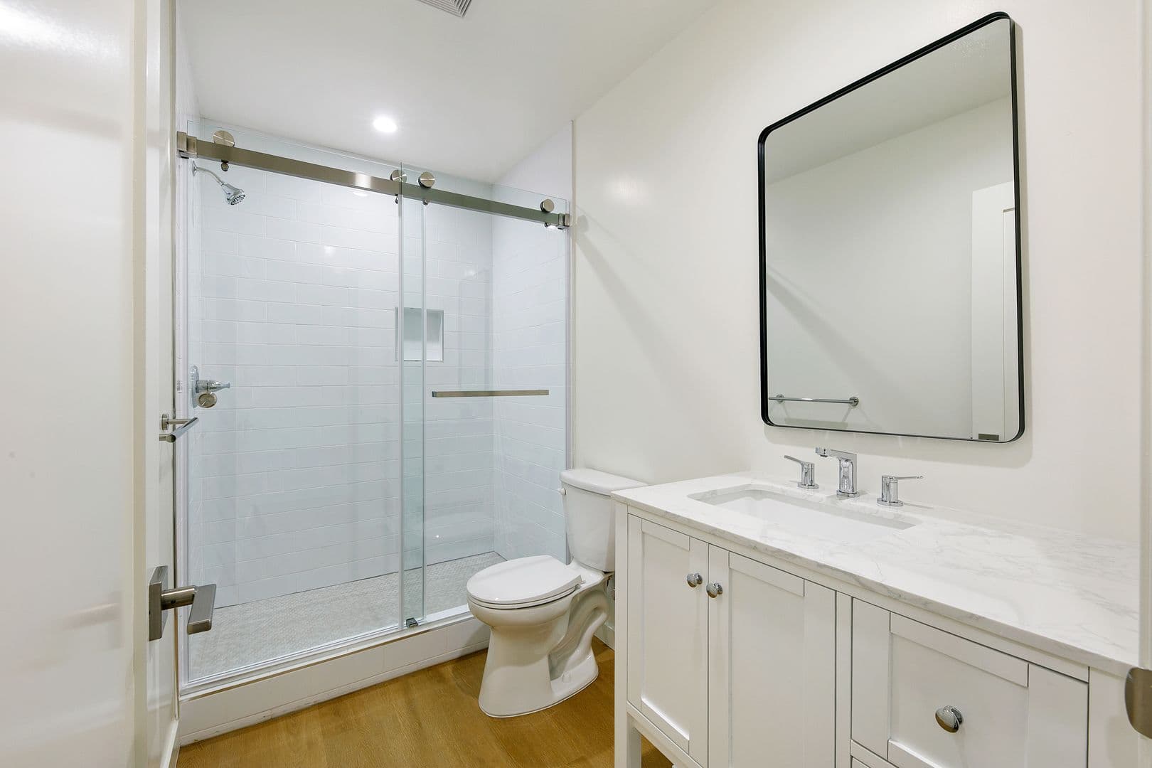 West Hollywood Apartment: 954 N San Vicente Blvd