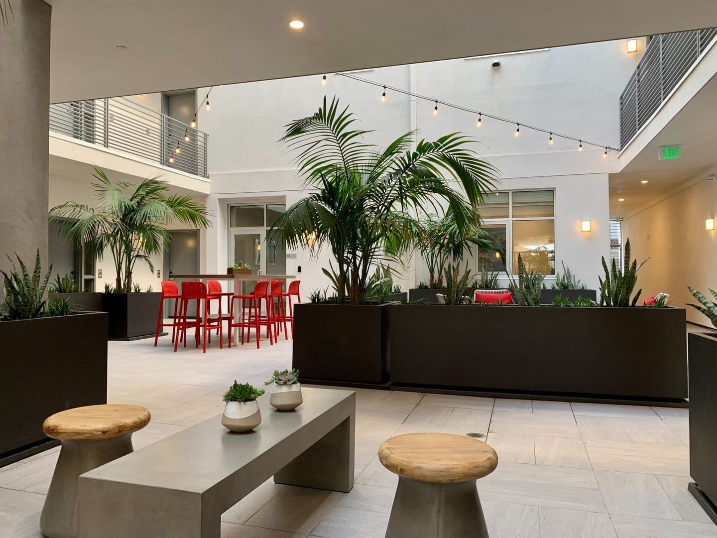 West Hollywood Apartment: 8017 Norton Avenue